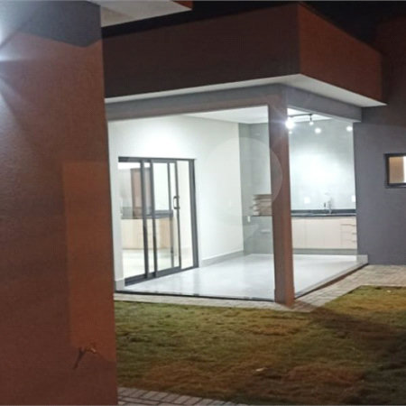 Casa à venda com 3 quartos, sendo 1 suíte, no condomínio Lagos D´icaraí, Salto - SP