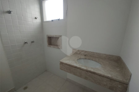 Casa Térrea à venda com 3 suítes em Jardim do Lago, Atibaia, SP