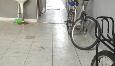 Casa para alugar com 2 quartos, sendo 1 suíte,  em Caiçara, Praia Grande, SP