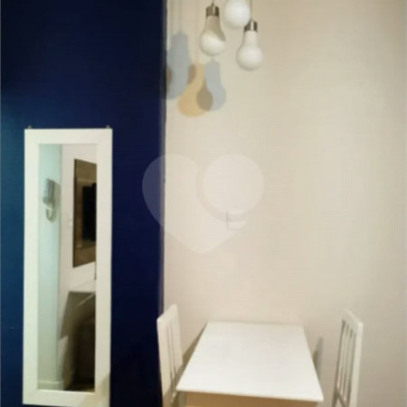 Apartamento Reformado à Venda – Localização Privilegiada!