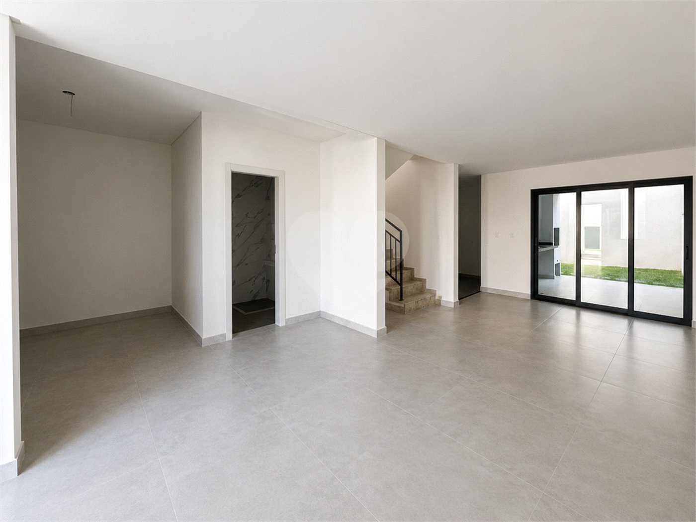 Casa à venda com 3 suítes no condomínio Villaggio Maranello, Vinhedo - SP