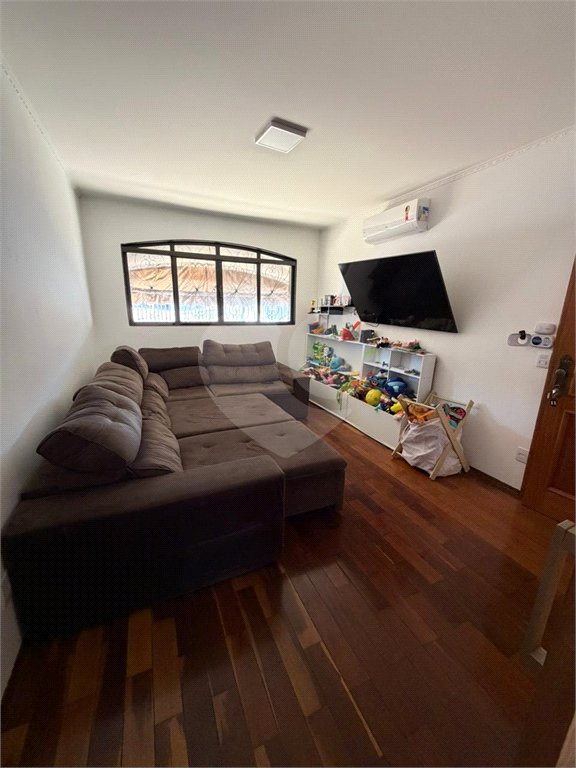 Sobrado à venda com 4 quartos, sendo 1 suíte,  em Jardim Santa Rosa, Araraquara, SP