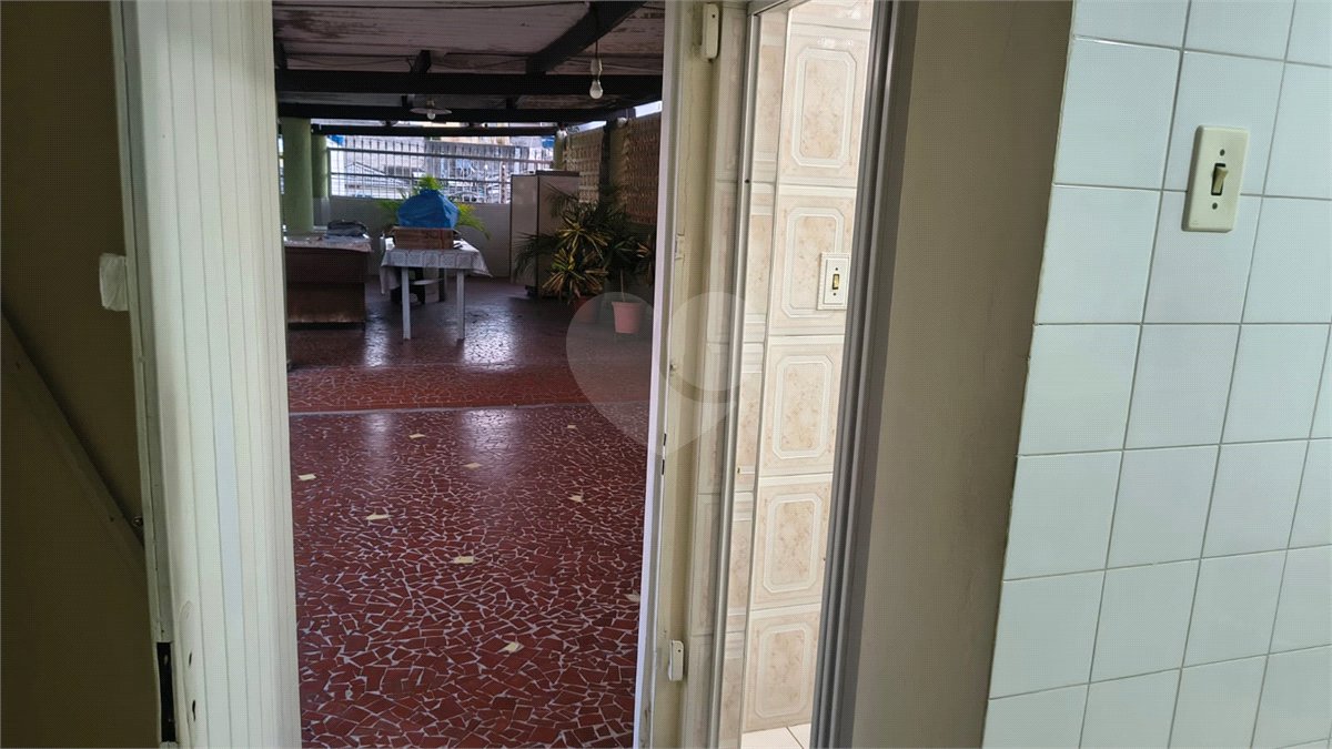 Terreno à venda com 6 quartos em Parque Peruche, São Paulo, SP