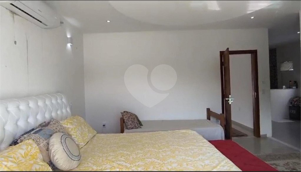 Casa à venda com 4 suítes no Centro, Santa Cruz Cabrália, BA