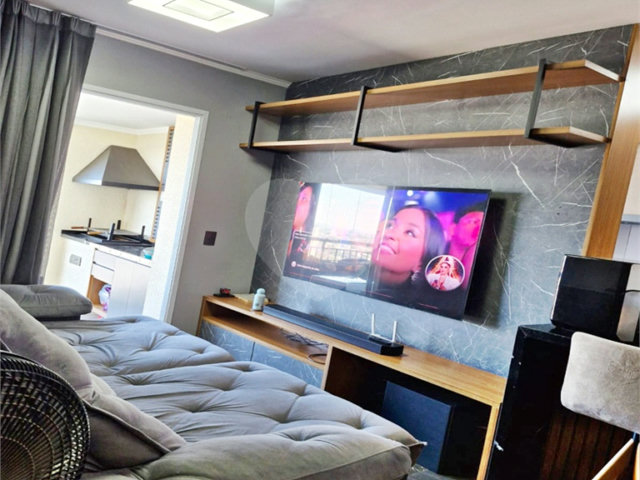 Apartamento à venda com 2 quartos, sendo 1 suíte,  em Jardim Flor da Montanha, Guarulhos, SP