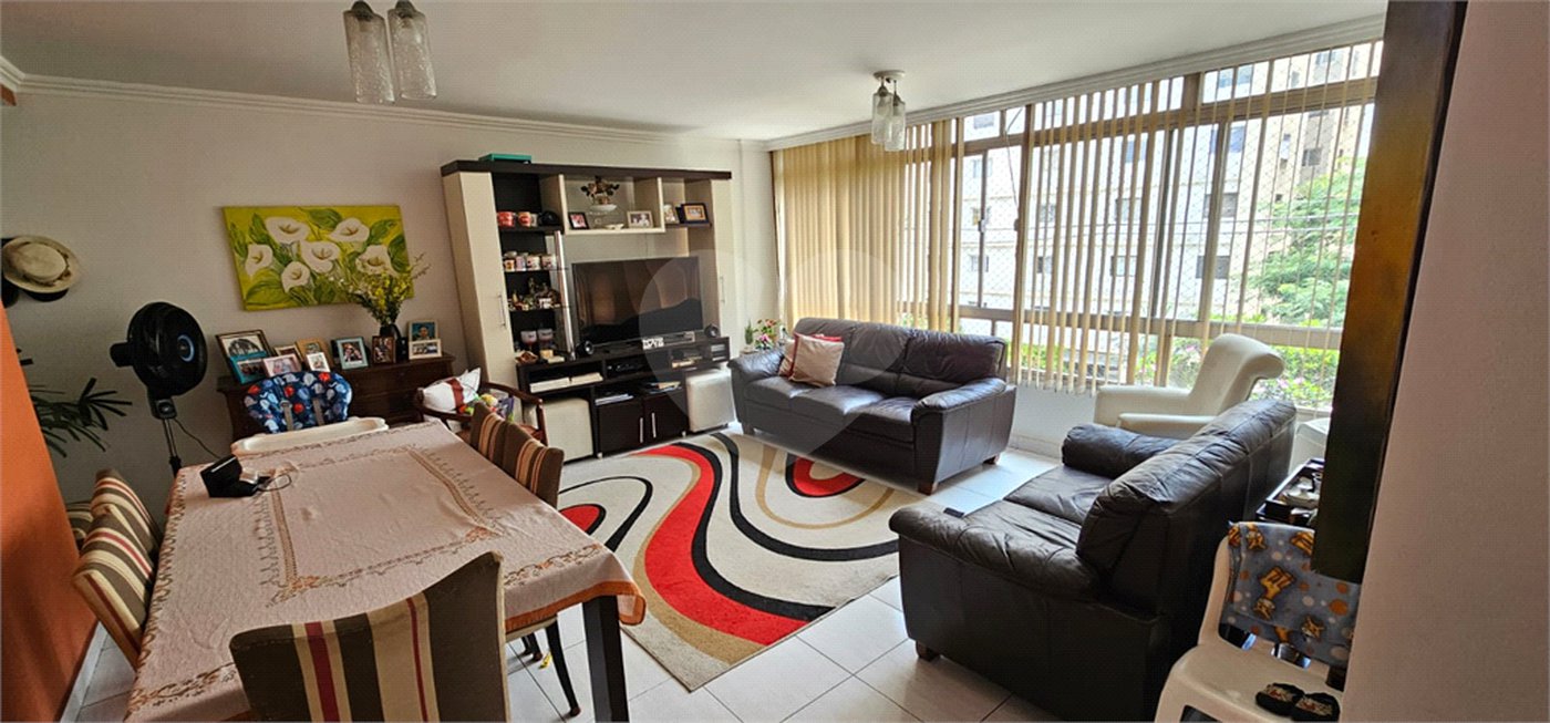 Apartamento à venda com 3 quartos, sendo 1 suíte,  em Vila Mariana, São Paulo, SP