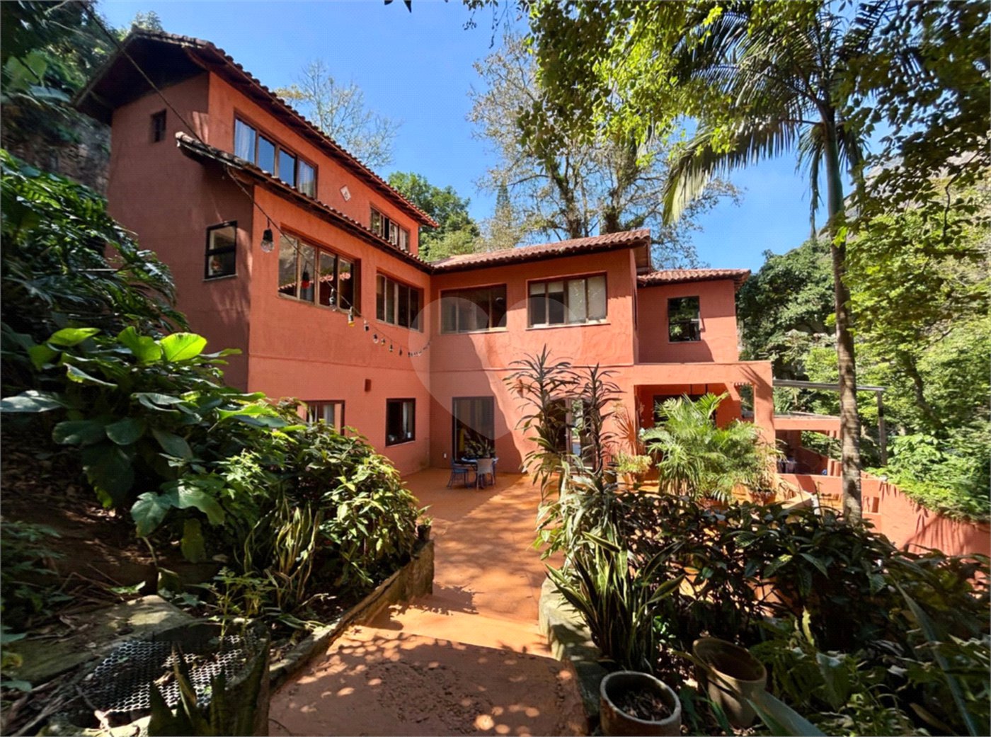 Casa à venda com 4 quartos, sendo 1 suíte, em Lagoa, Rio de Janeiro, RJ