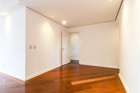 Apartamento à venda com 4 quartos, sendo 3 suítes, em Brooklin Paulista, São Paulo, SP