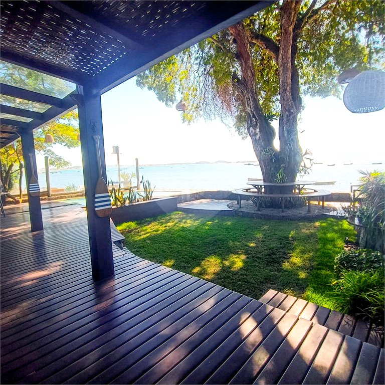 Casa à venda com 5 quartos, sendo 4 suítes, em Manguinhos, Armação dos Búzios, RJ