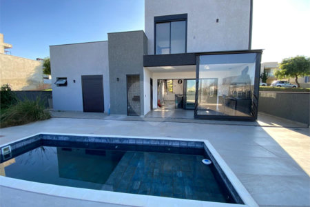 Casa à venda ou para alugar com 3 suítes no condomínio Villa Real, Bragança Paulista - SP