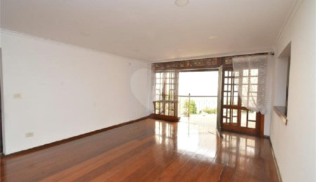 Casa à venda com 5 quartos, sendo 2 suítes,  em Vila Galvão, Guarulhos, SP