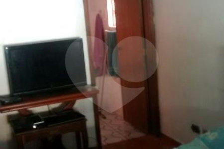 Casa à venda com 4 quartos, sendo 1 suíte, em Parque Vitória, São Paulo, SP