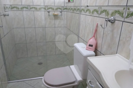 Sobrado à venda com 4 quartos, sendo 3 suítes,  em Vila Monumento, São Paulo, SP