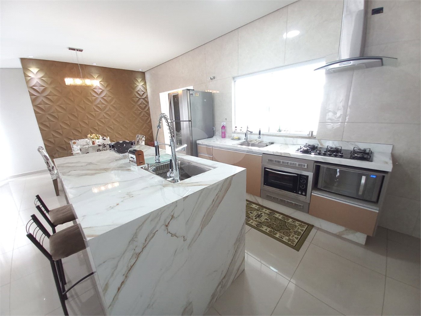 Casa à venda com 3 quartos, sendo 1 suíte,  no condomínio Villagio Milano, Sorocaba - SP