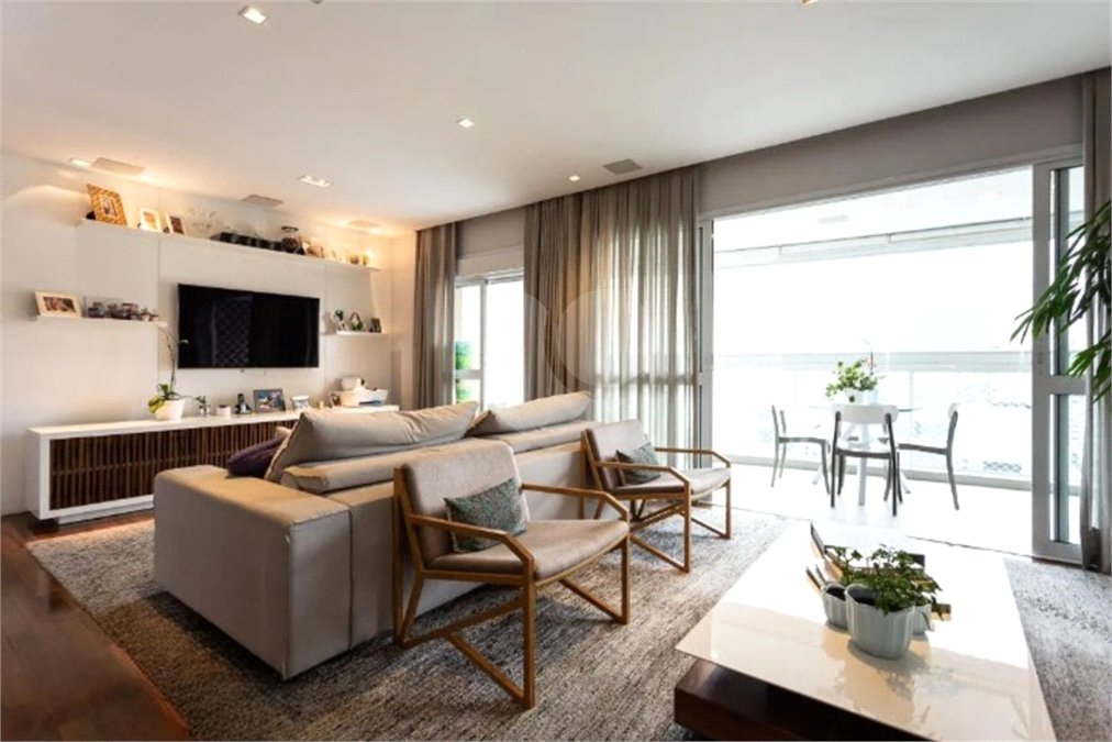 Apartamento à venda com 3 suítes em Vila Olímpia, São Paulo, SP