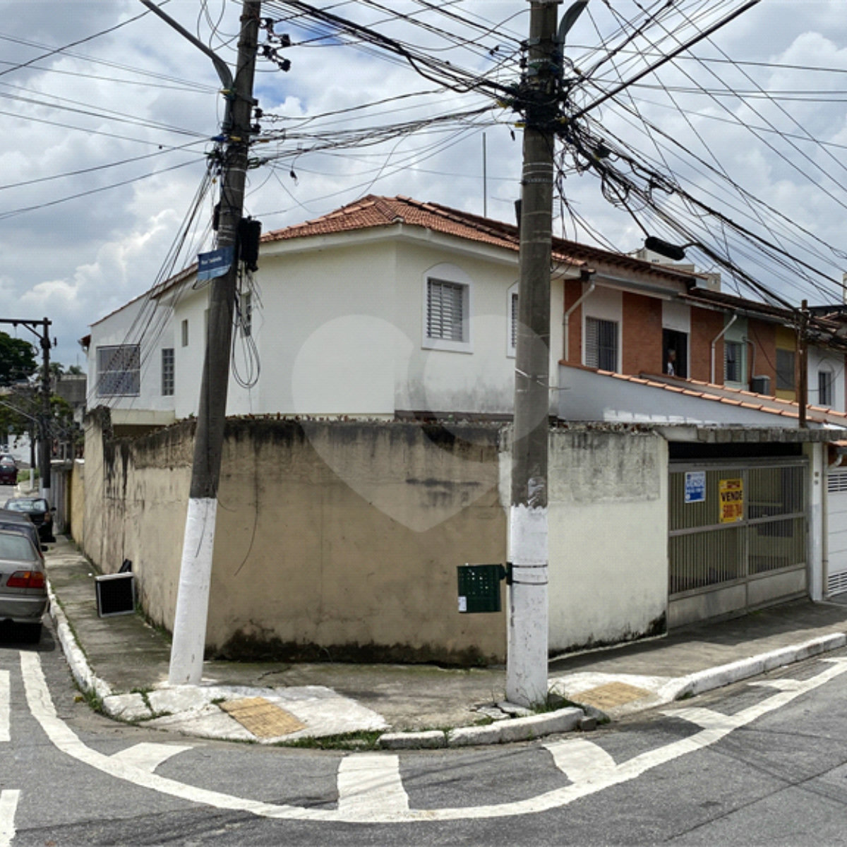 Sobrado à venda com 3 quartos, sendo 1 suíte, em Interlagos, São Paulo, SP