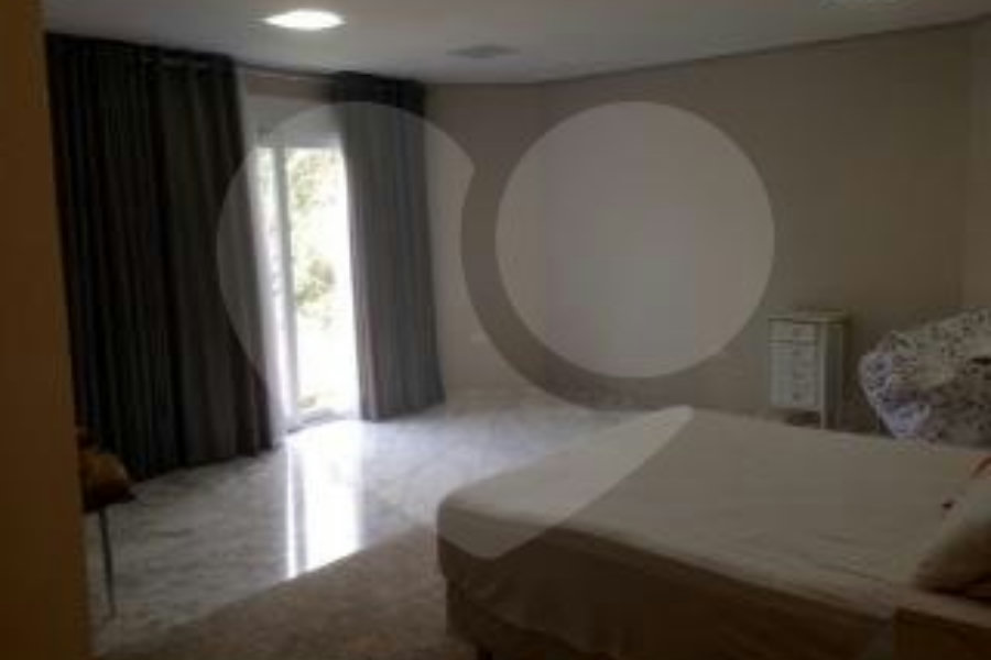 Sobrado à venda com 4 quartos, sendo 2 suítes, em Alpes da Cantareira, Mairiporã, SP