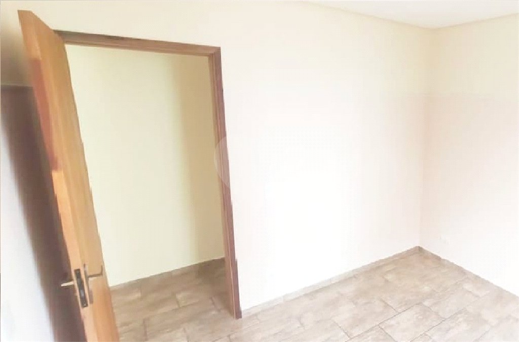 Sobrado à venda com 3 quartos, sendo 1 suíte,  em Cidade São Francisco, São Paulo, SP