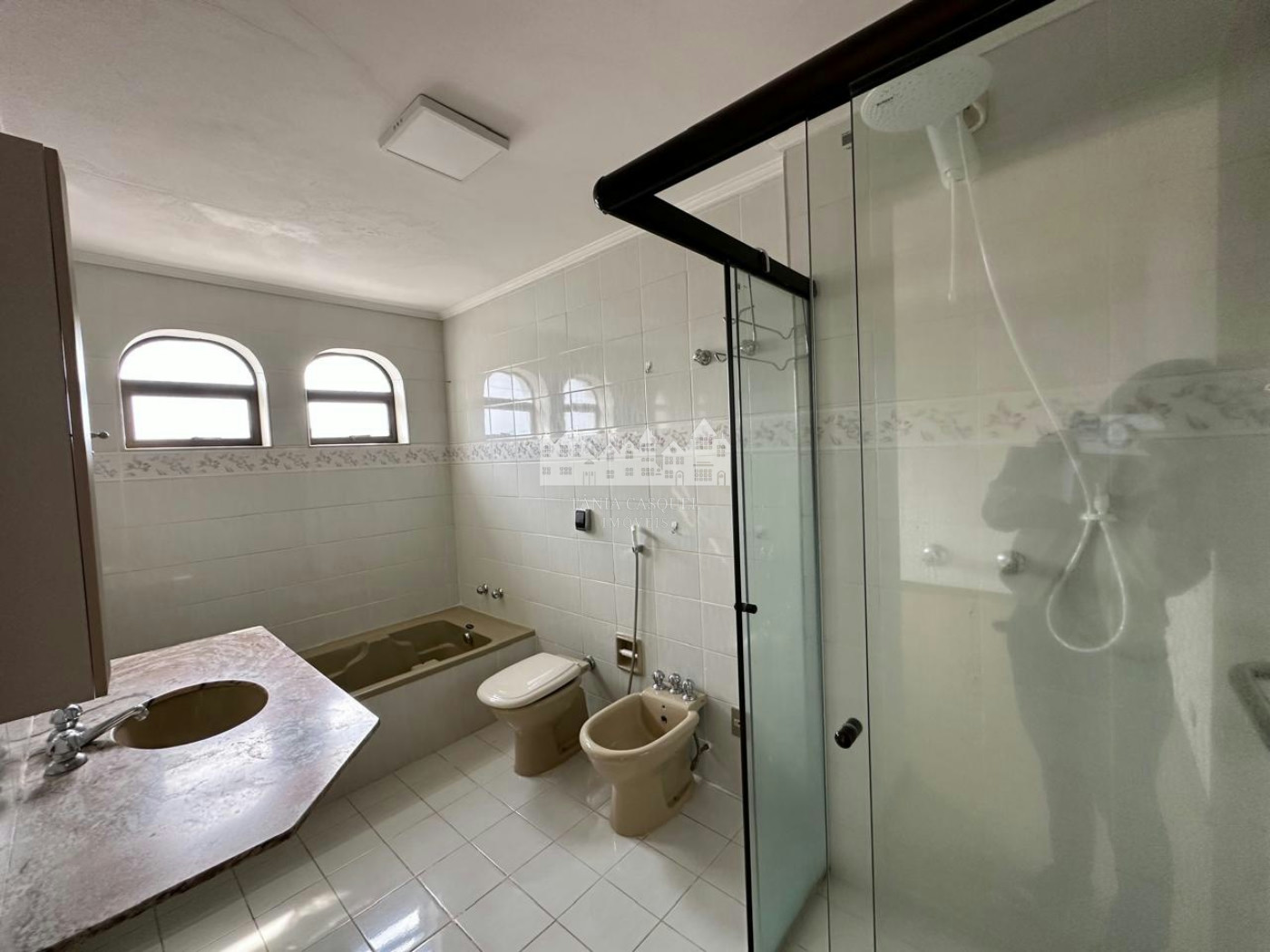 Apartamento à venda ou para alugar com 4 quartos, sendo 3 suítes, no Centro, Atibaia, SP