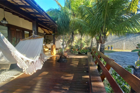 Casa em condomínio à venda com 4 quartos, sendo 3 suítes, em Geribá, Armação dos Búzios, RJ