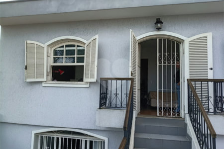Sobrado à venda com 4 quartos, sendo 2 suítes, em Mirandópolis, São Paulo, SP