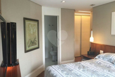 Apartamento à venda com 3 suítes em Santana, São Paulo, SP