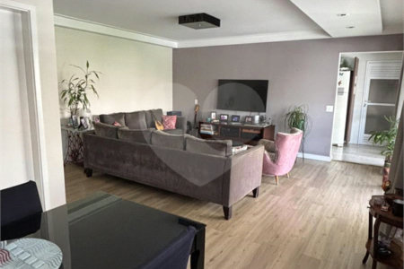 Apartamento à venda com 3 suítes em Aclimação, São Paulo, SP