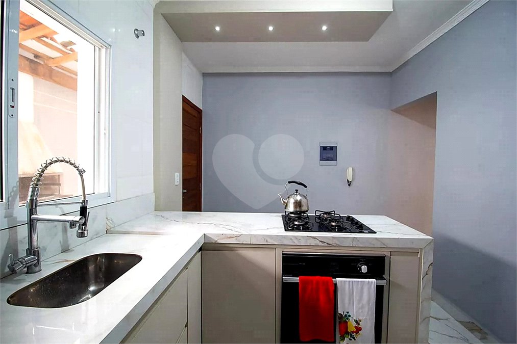 Casa à venda com 2 quartos no condomínio Karolyne, Votorantim - SP
