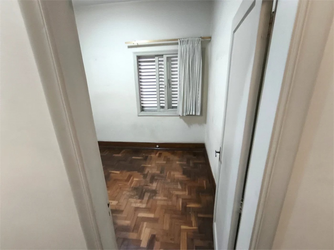 Sobrado à venda com 5 quartos, sendo 1 suíte, em Jardim Trussardi, São Paulo, SP