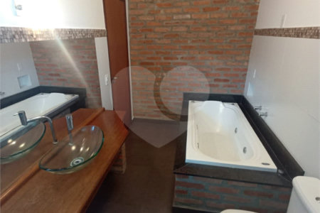 Casa à venda com 3 suítes no condomínio Village Ipanema 1, Araçoiaba da Serra - SP