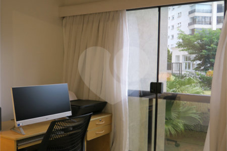 Apartamento à venda com 3 suítes em Vila Suzana, São Paulo, SP