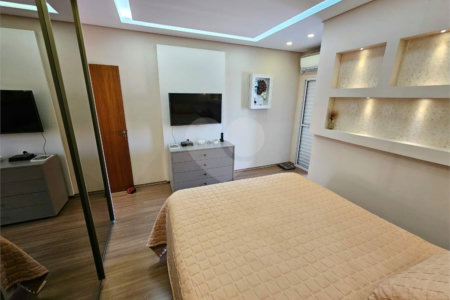 Casa à venda com 3 suítes em Vila Carrão, São Paulo, SP