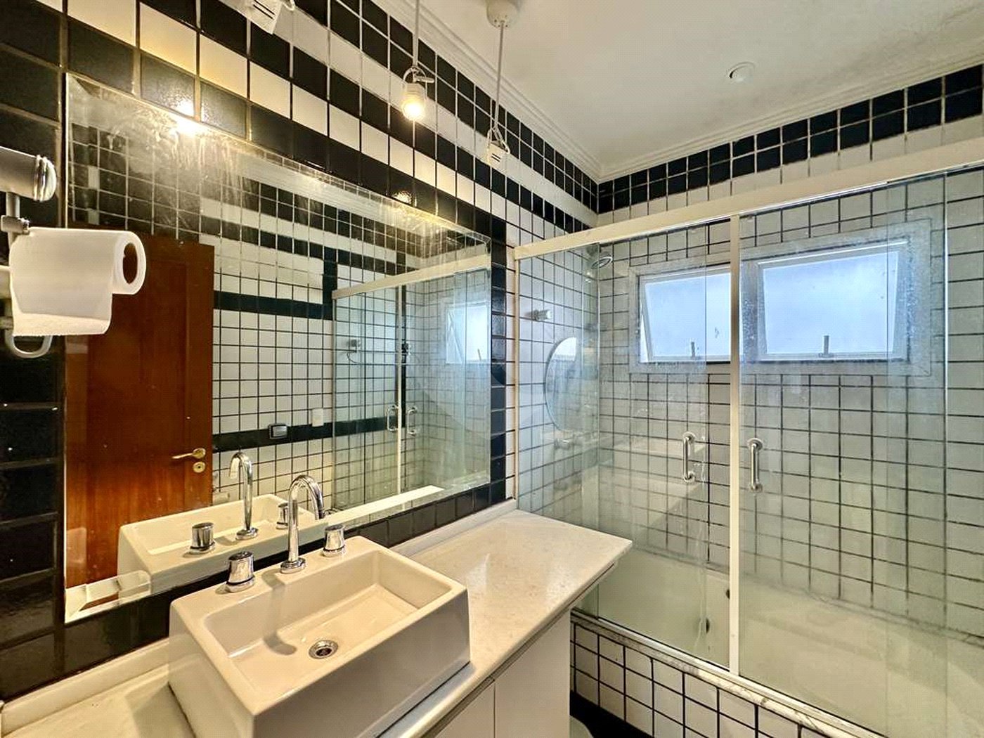 Casa à venda com 4 quartos, sendo 2 suítes,  no condomínio São Paulo Ii, Cotia - SP