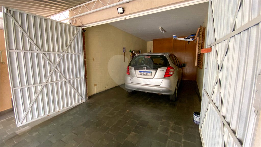 Sobrado com 03 dormitórios e 2 vagas no Jd Líbano