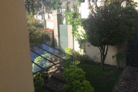 Casa à venda com 5 quartos, sendo 4 suítes, no condomínio Jardim Vitória Régia, São Paulo - SP