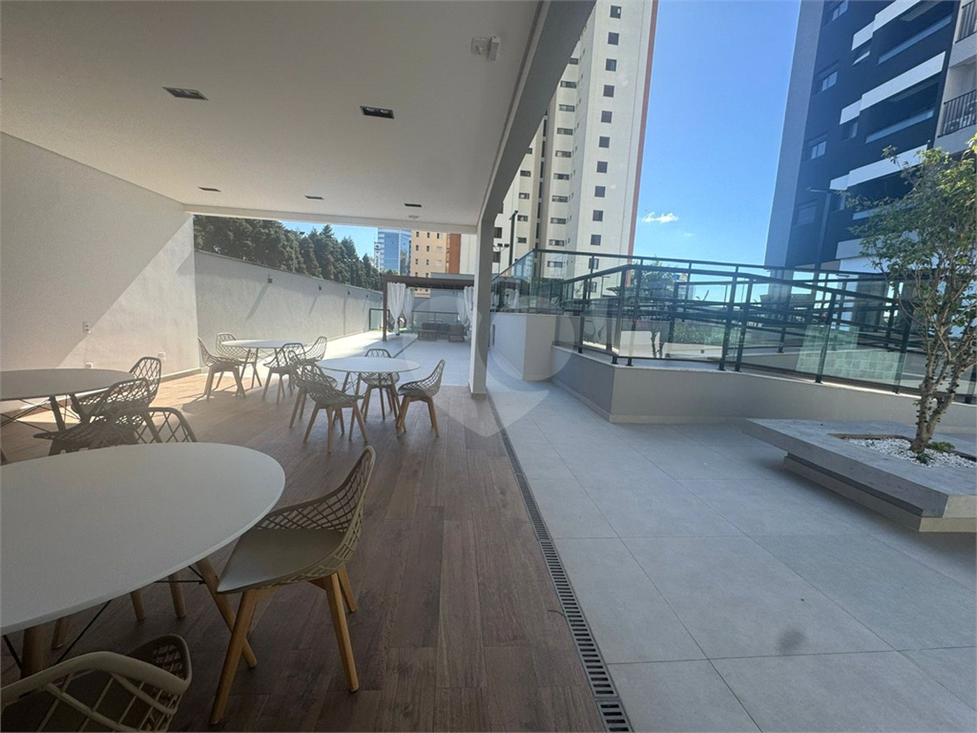 Apartamento à venda ou para alugar com 3 suítes em Parque Campolim, Sorocaba, SP