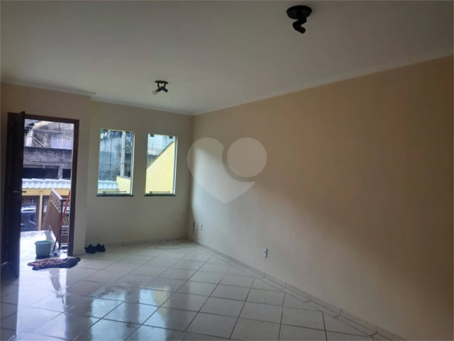 Sobrado à venda com 3 quartos, sendo 1 suíte,  em Vila Maria Alta, São Paulo, SP