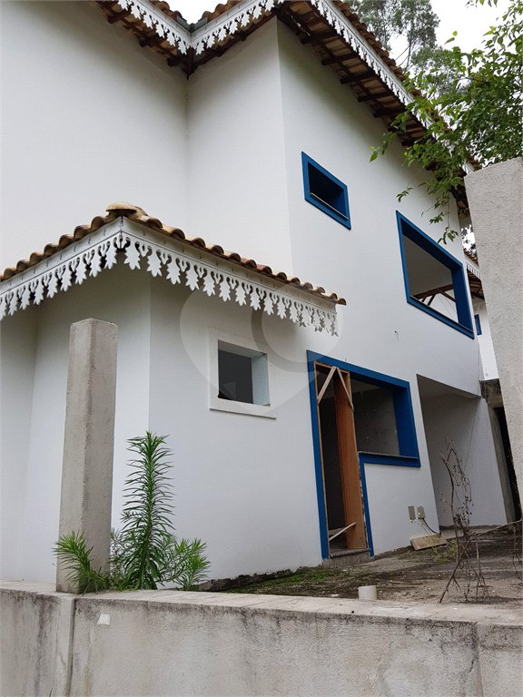 Casa à venda com 4 suítes no condomínio Suíça da Cantareira, Mairiporã - SP
