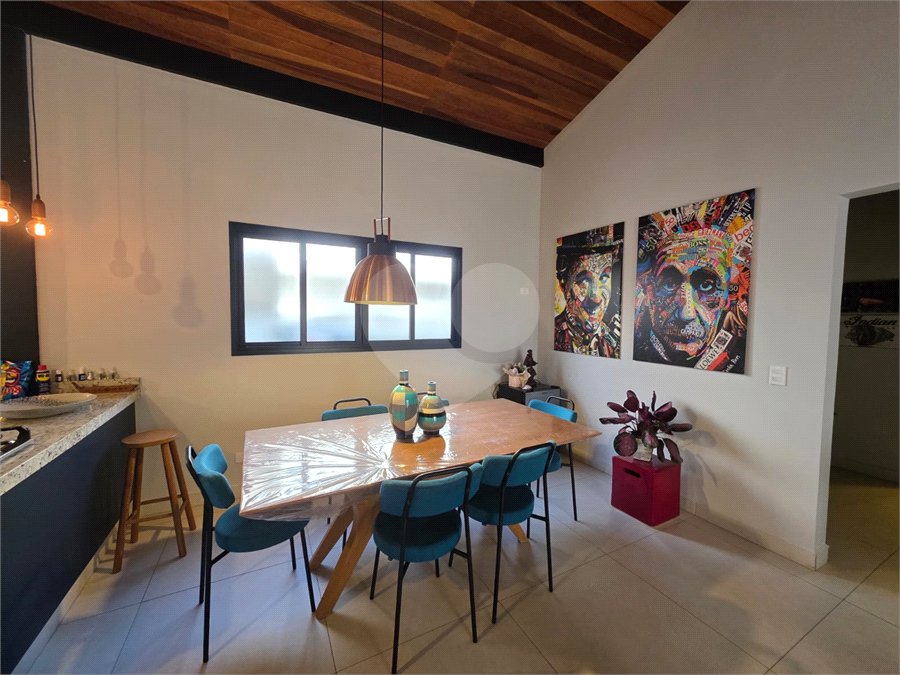 Casa à venda com 3 suítes no condomínio Portal do Bosque, Louveira - SP