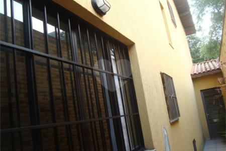 Sobrado à venda com 3 suítes em Vila Vitório Mazzei, São Paulo, SP