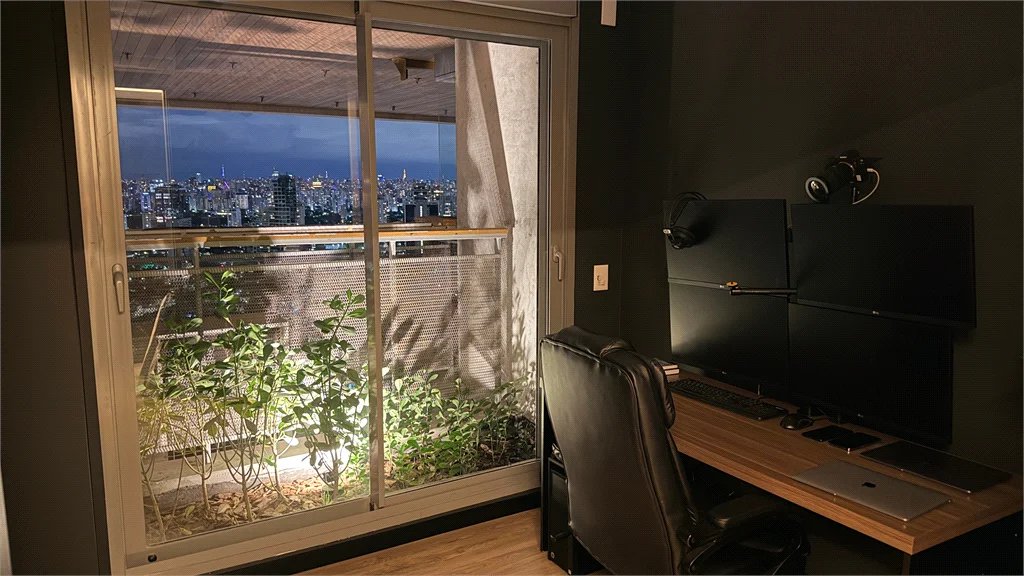 Apartamento à venda ou para alugar com 3 quartos, sendo 1 suíte,  em Jardim das Acácias, São Paulo, SP