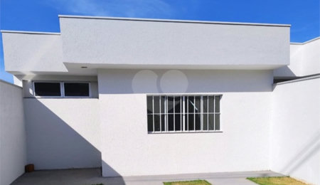 Casa à venda com 2 quartos, sendo 1 suíte, em Parque Industrial, São Carlos, SP