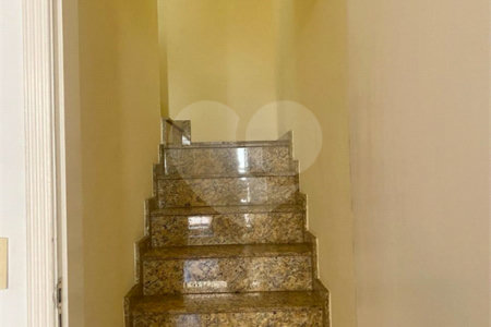 Casa à venda com 4 quartos, sendo 3 suítes, em Jardim Maia, Guarulhos, SP