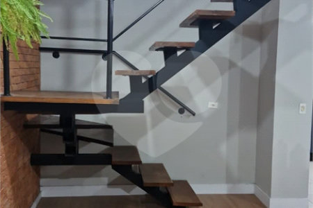 Casa à venda com 2 quartos, sendo 1 suíte, no condomínio A.m.costa, São Paulo - SP
