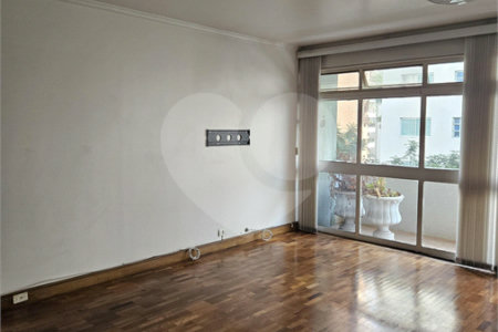 Apartamento à venda com 3 quartos, sendo 1 suíte,  em Itaim Bibi, São Paulo, SP