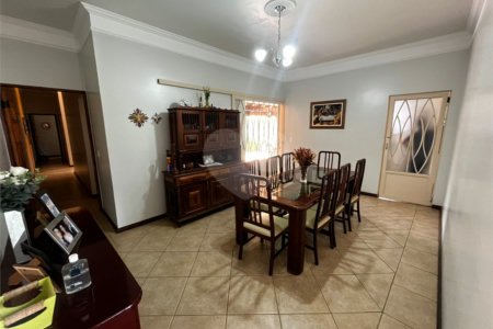 Casa à venda com 3 quartos, sendo 1 suíte,  em Vila São José, Itapetininga, SP