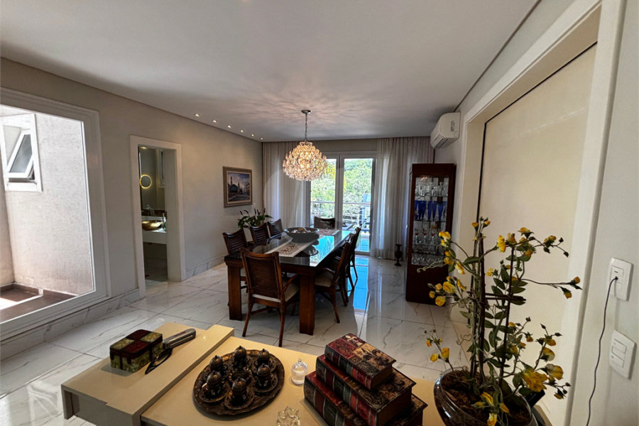 Casa à venda com 4 quartos, sendo 3 suítes, no condomínio Reserva Nova Cantareira, São Paulo - SP