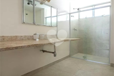 Apartamento à venda com 3 quartos, sendo 1 suíte,  em Cerqueira César, São Paulo, SP