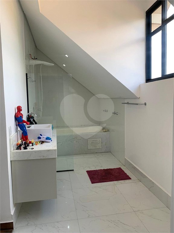 Casa à venda com 4 suítes no condomínio Vila Inglesa, Atibaia - SP