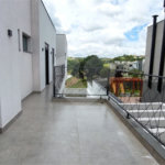 Casa à venda ou para alugar com 4 suítes no condomínio Figueira Garden, Atibaia - SP
